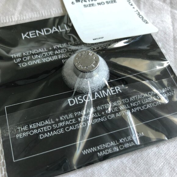 Kendall + Kylie Enamel Eye Pins (2 Piece Set) - Picture 6 of 6